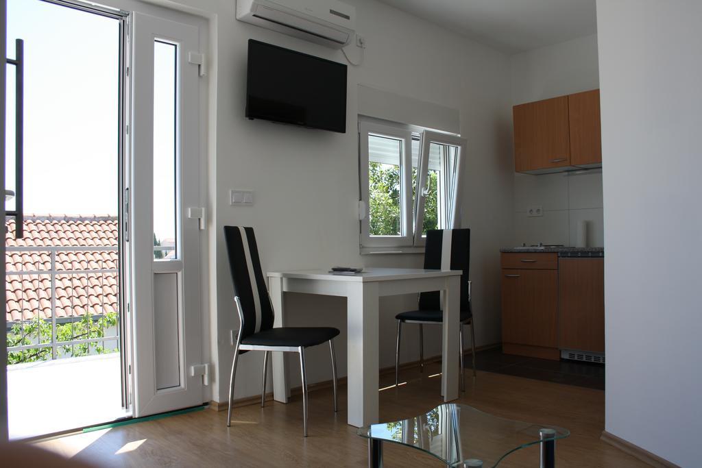 Apartments Suker โตรกีร์ ภายนอก รูปภาพ
