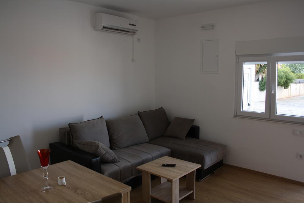 Apartments Suker โตรกีร์ ภายนอก รูปภาพ