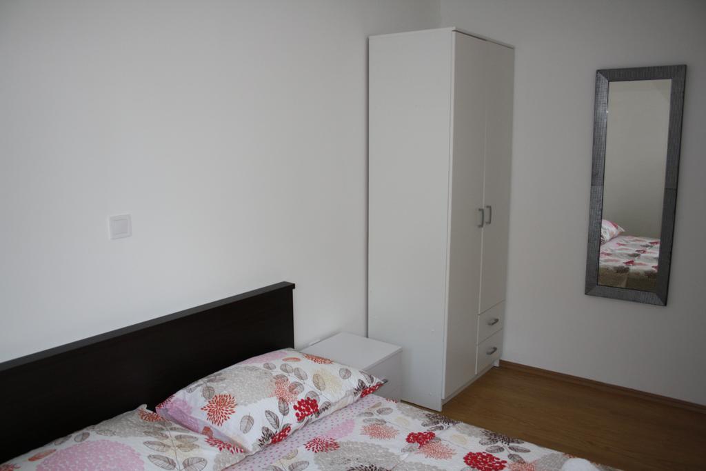 Apartments Suker โตรกีร์ ภายนอก รูปภาพ