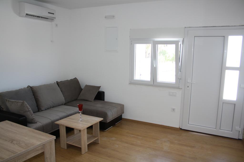 Apartments Suker โตรกีร์ ภายนอก รูปภาพ