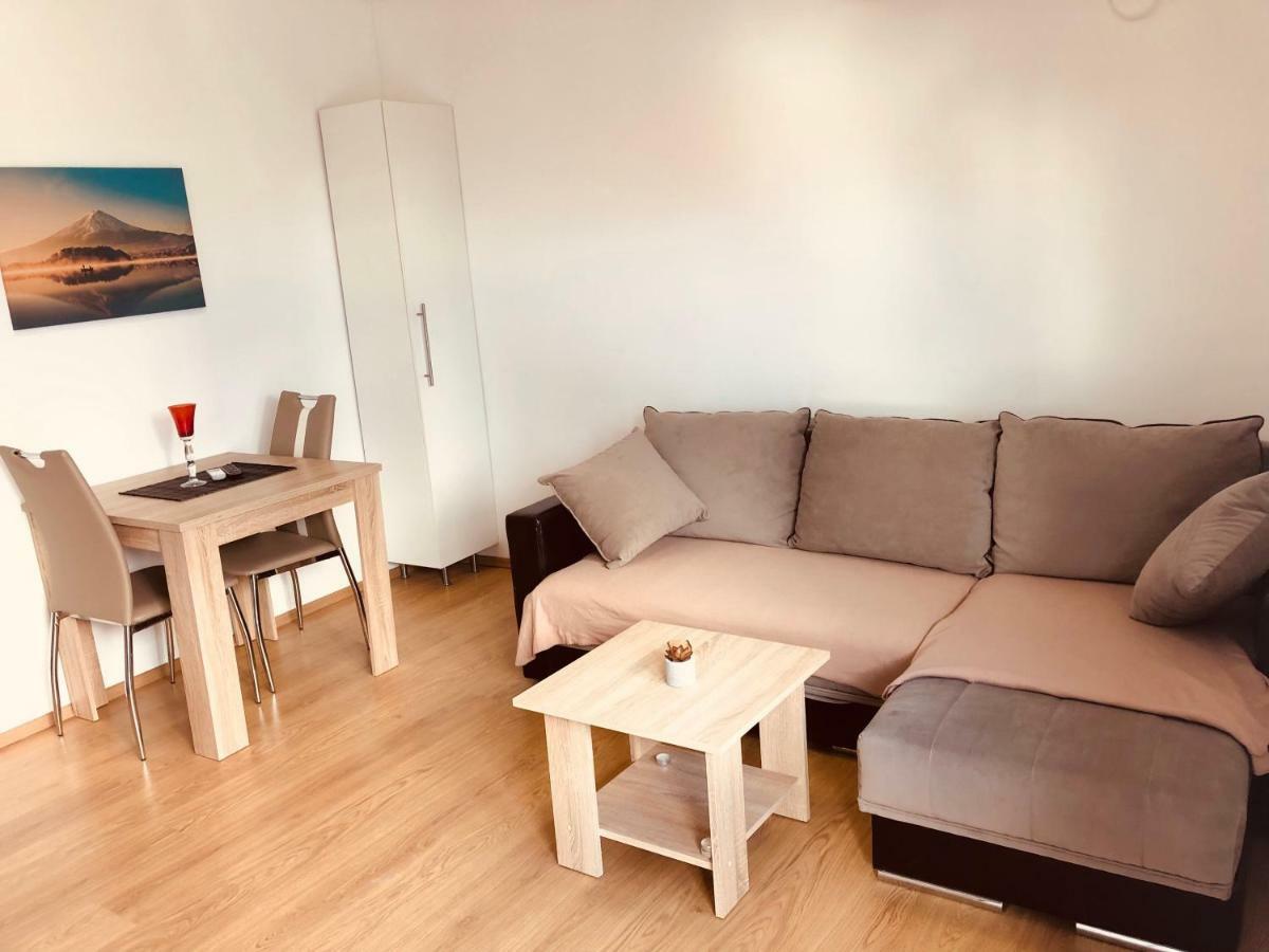 Apartments Suker โตรกีร์ ภายนอก รูปภาพ